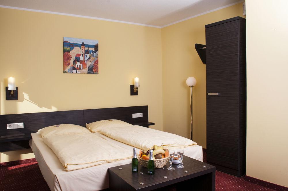 Invite Hotel Nuernberg City Exterior photo