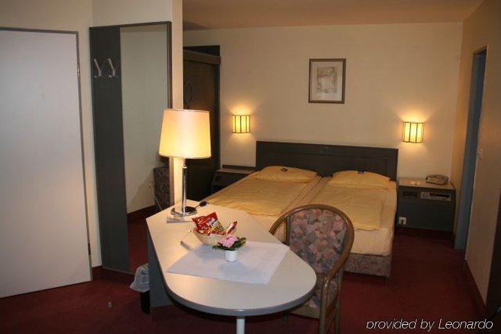 Invite Hotel Nuernberg City Room photo