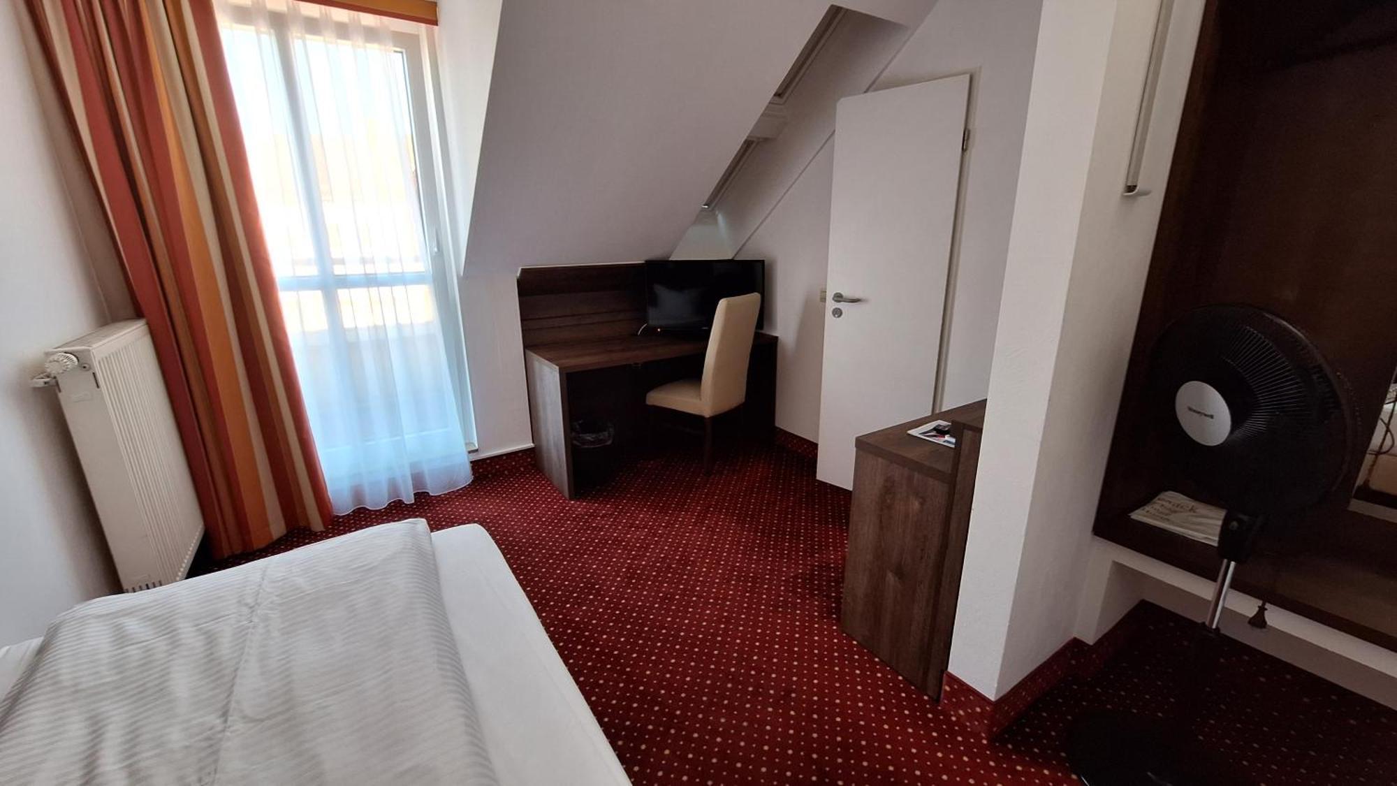Invite Hotel Nuernberg City Exterior photo